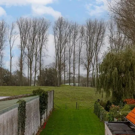 Dom wakacyjny Charming Ecologic Holiday In Damme